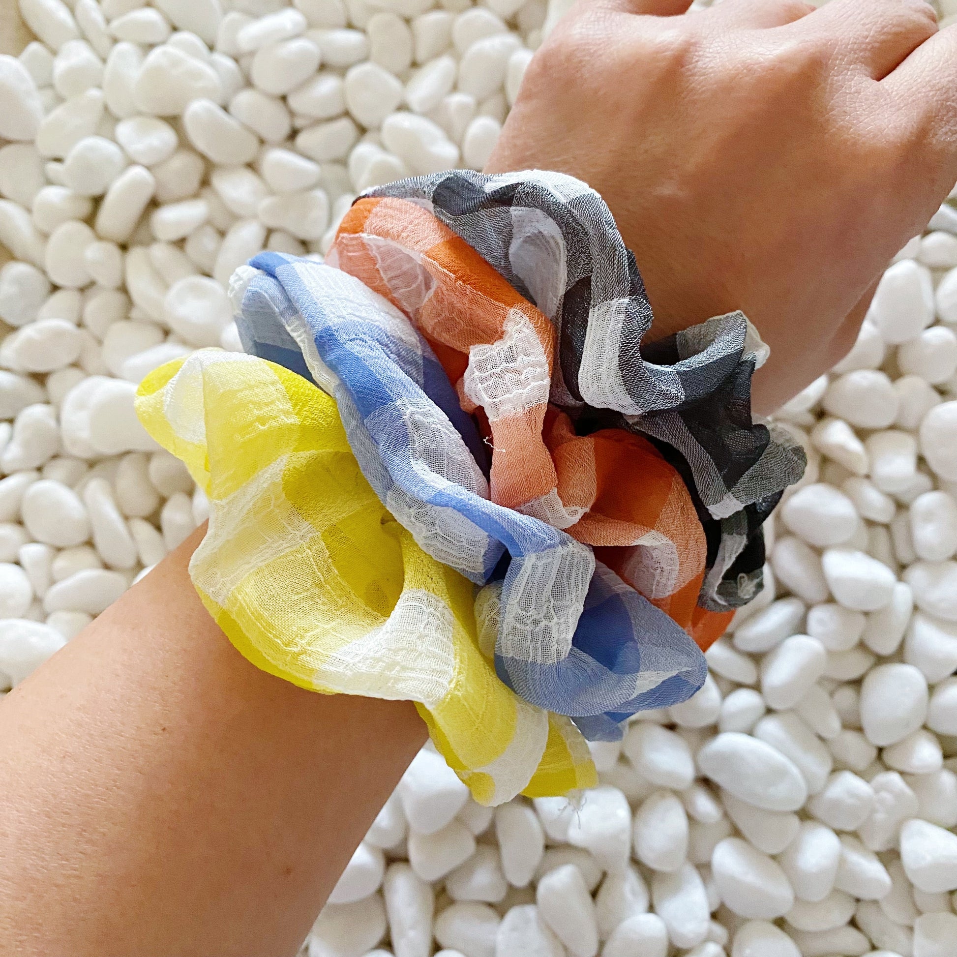 Fresh Gingham Hair Scrunchie Set Of 4-1